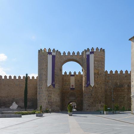 Balcony View To Avila'S Alcazar Buitenkant foto