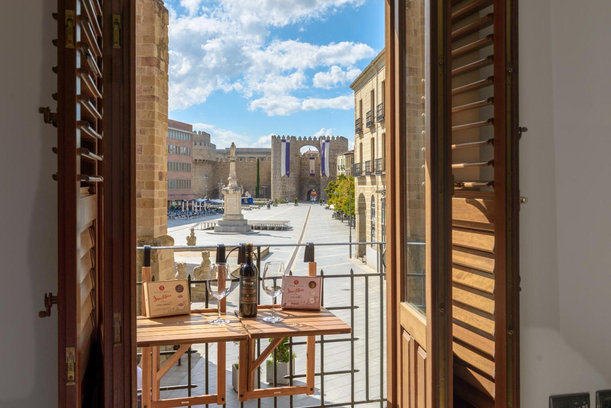 Balcony View To Avila'S Alcazar Buitenkant foto